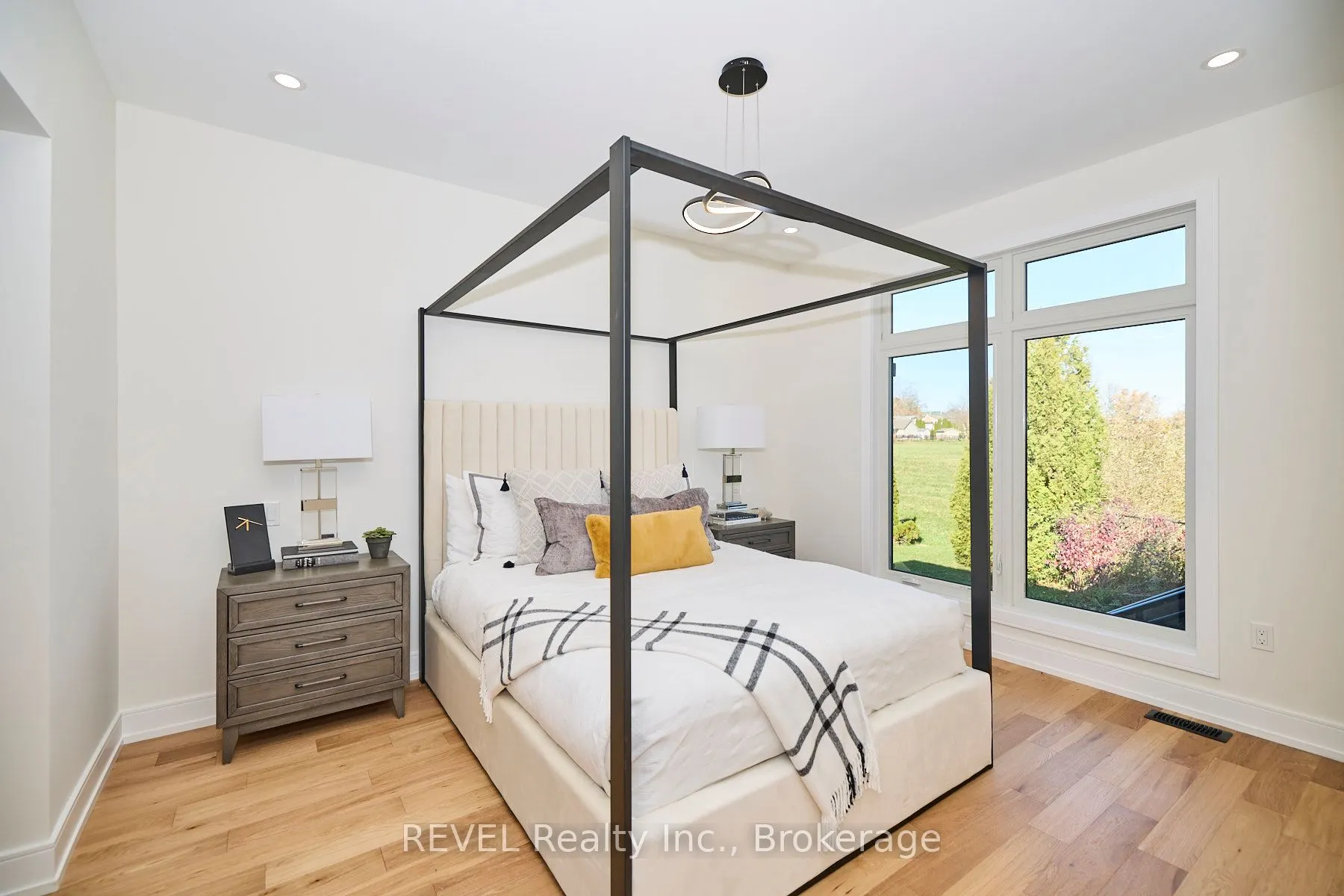 87 Port Robinson Road