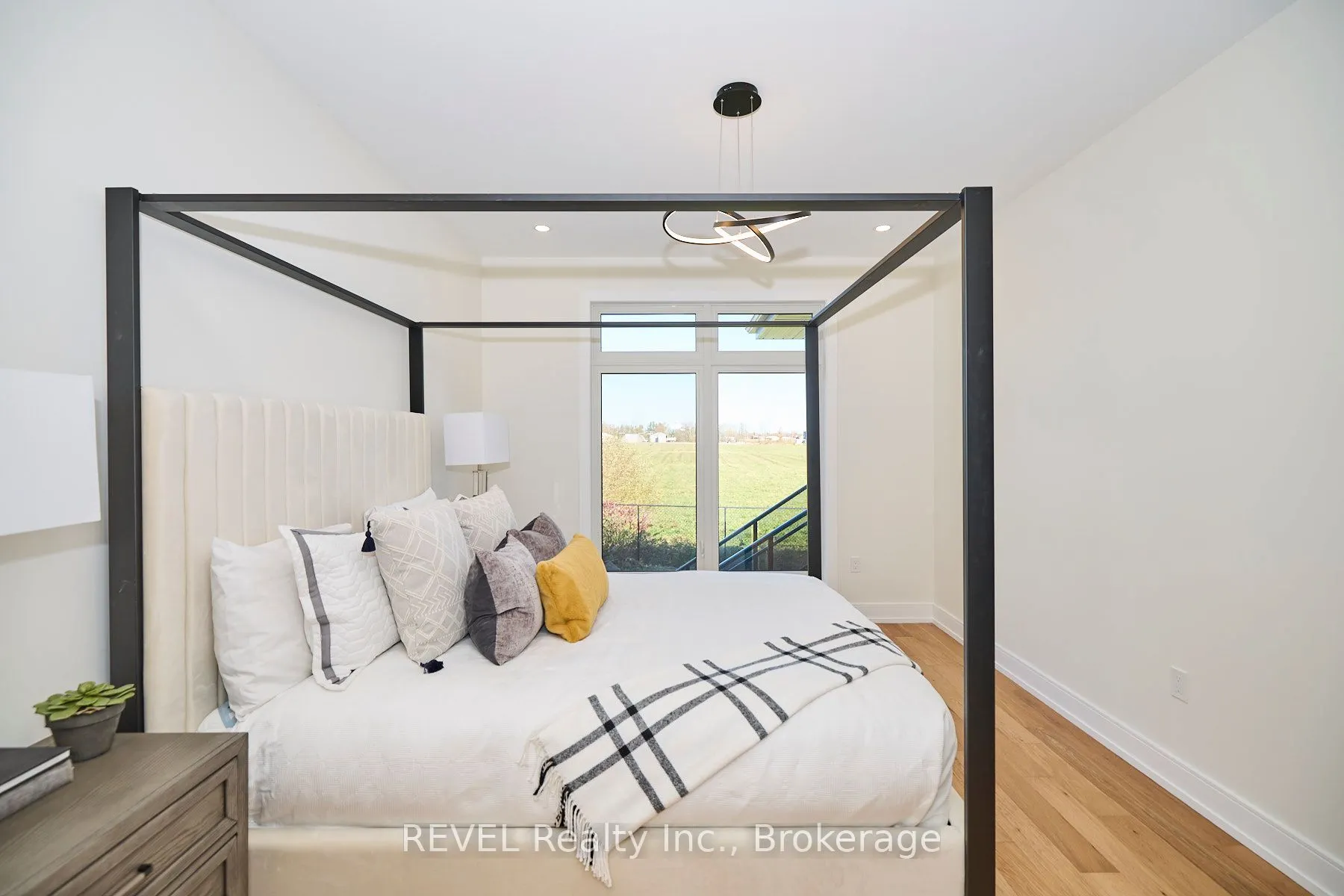 87 Port Robinson Road