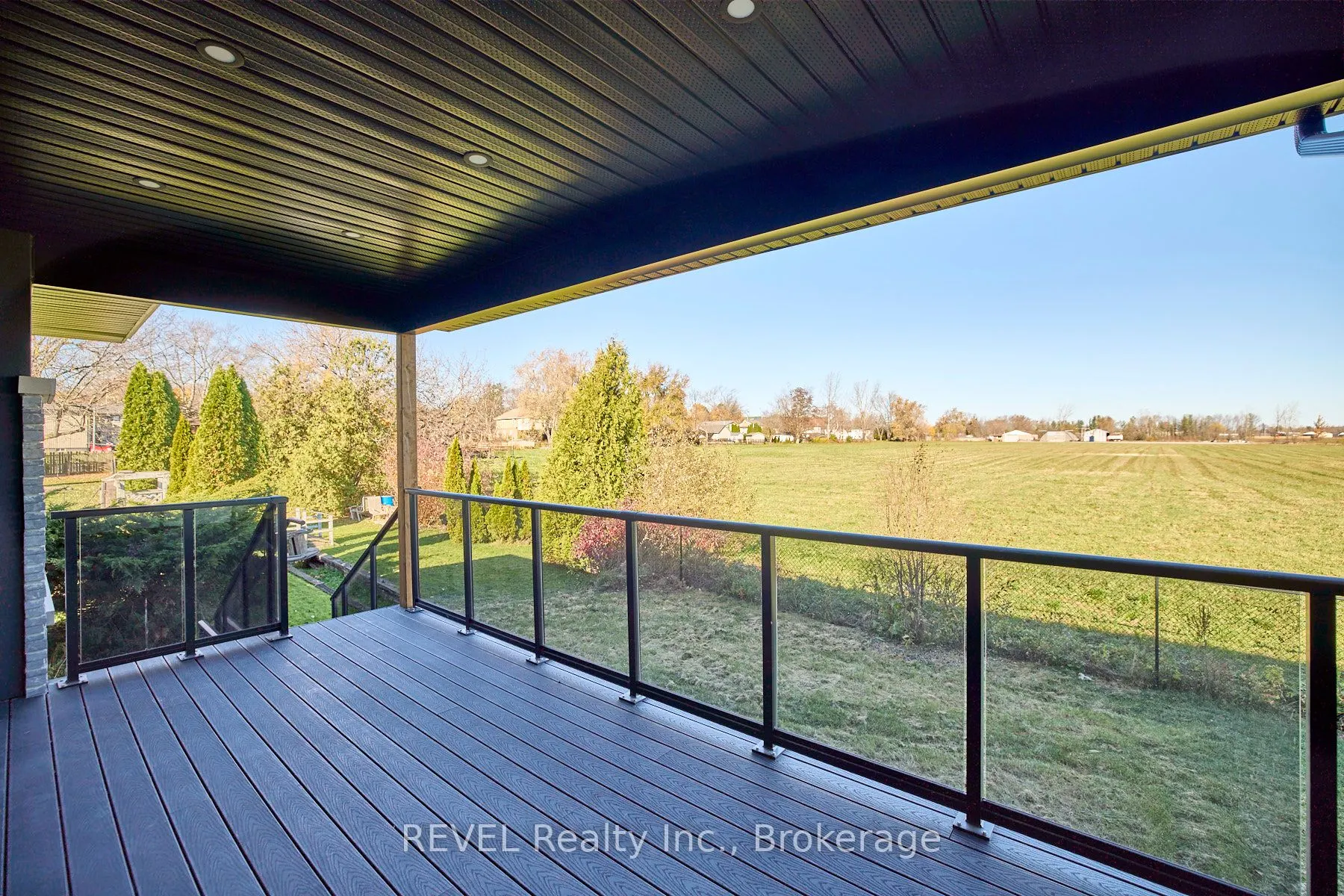 87 Port Robinson Road