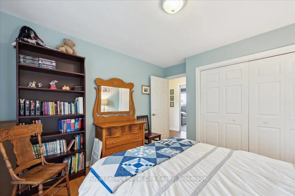 4540 20 Side Road N