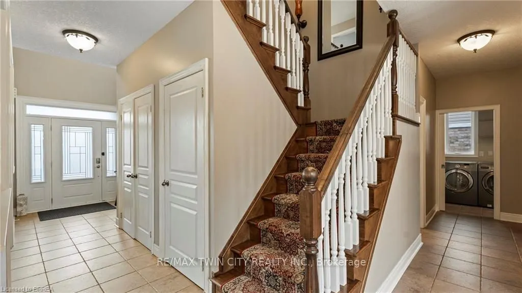 35 Hunter Way