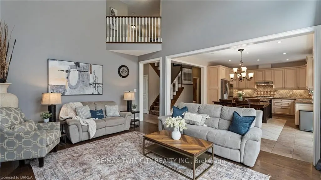 35 Hunter Way