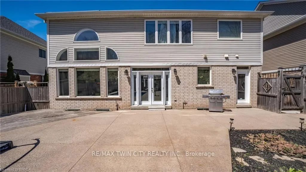 35 Hunter Way