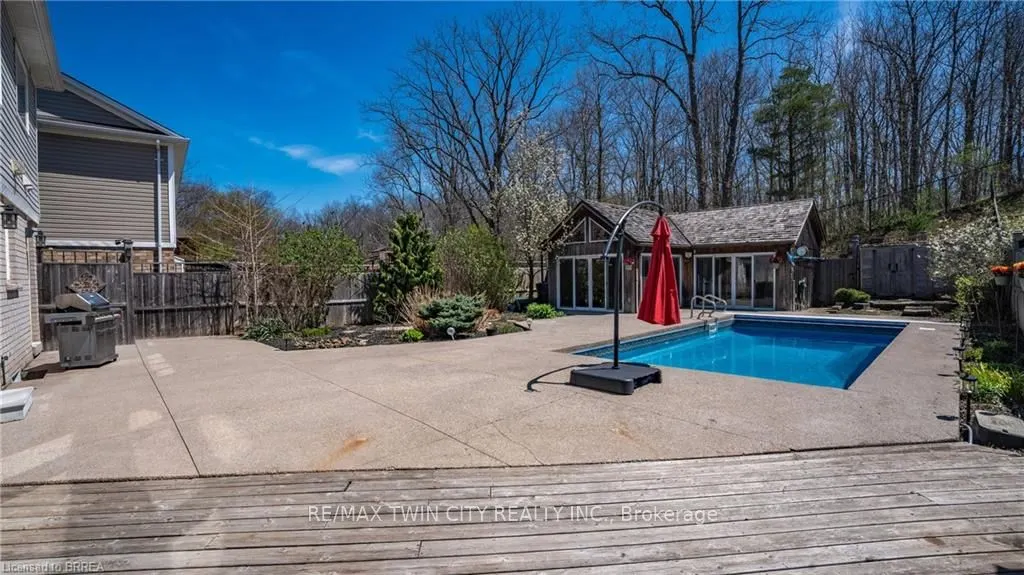 35 Hunter Way