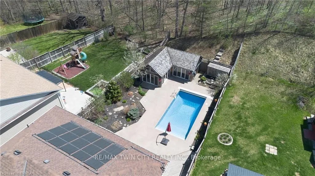 35 Hunter Way