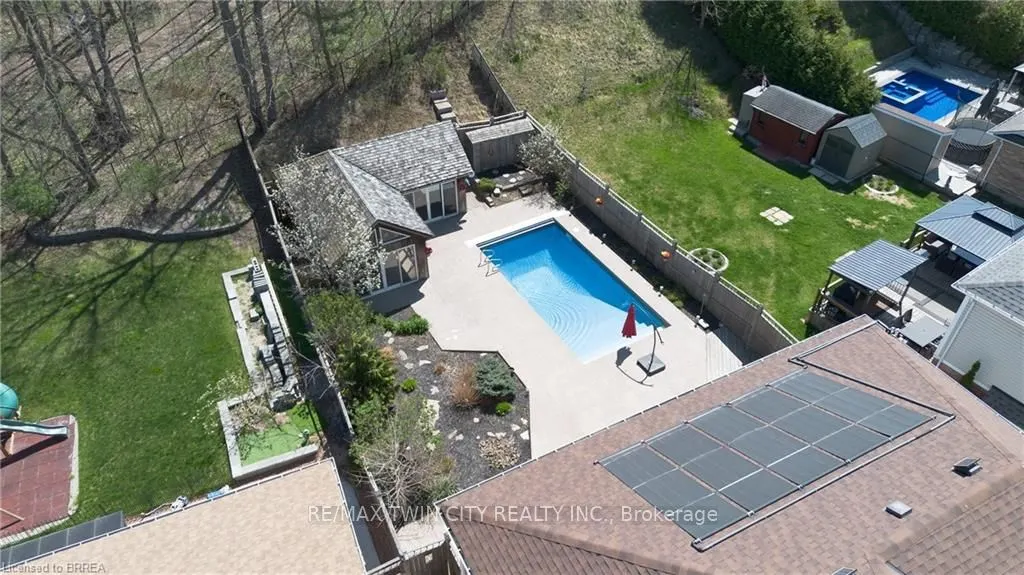 35 Hunter Way