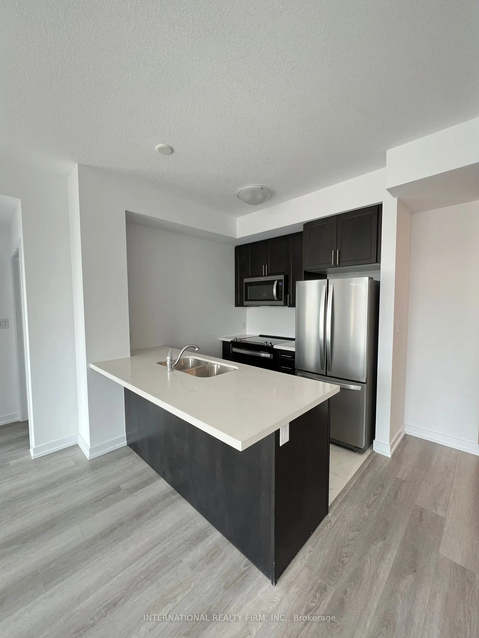 460 Dundas St Street, #305