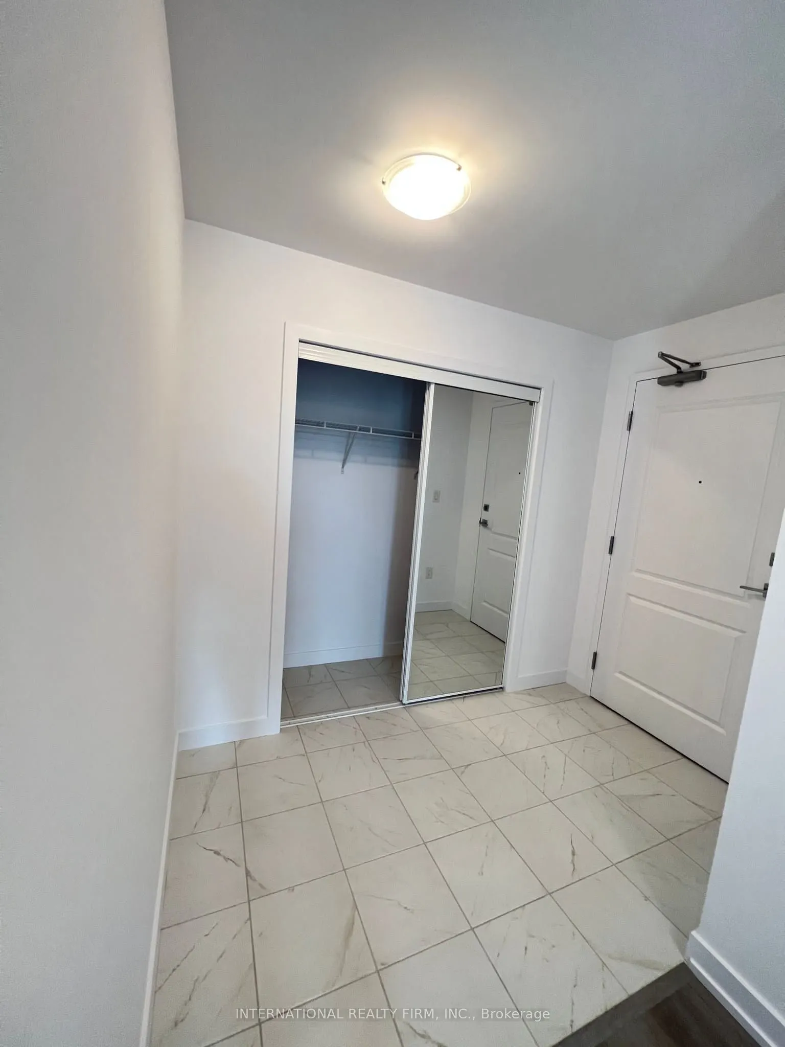 460 Dundas St Street, #305