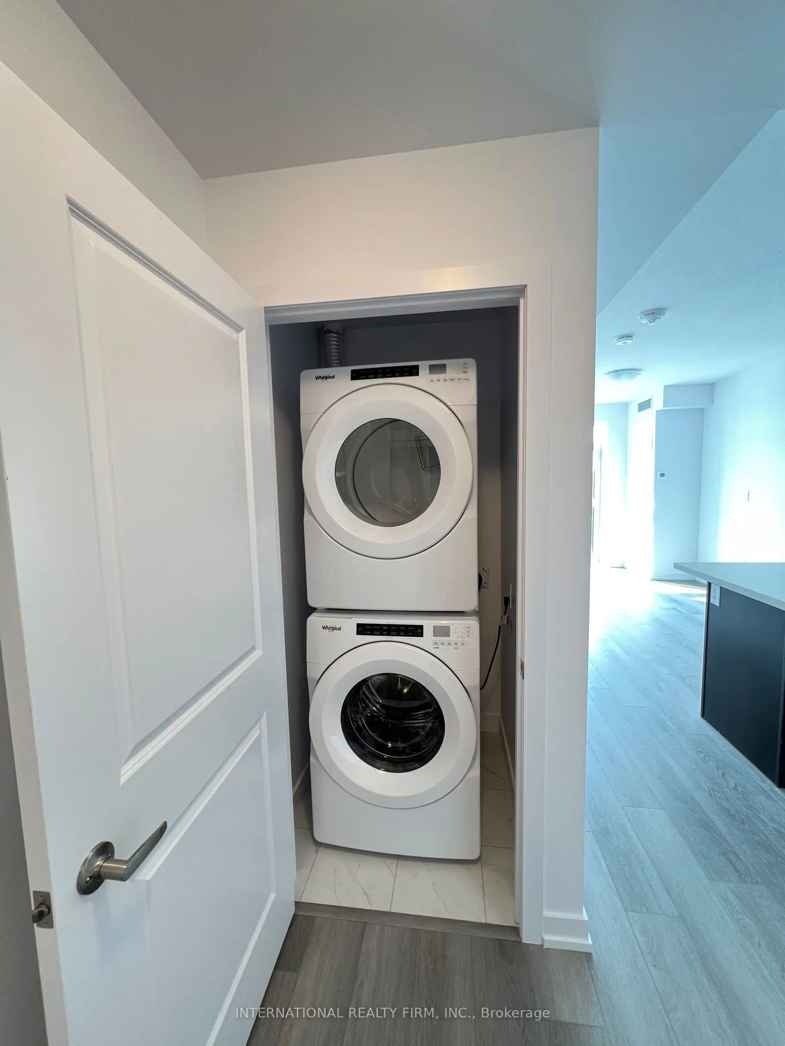 460 Dundas St Street, #305