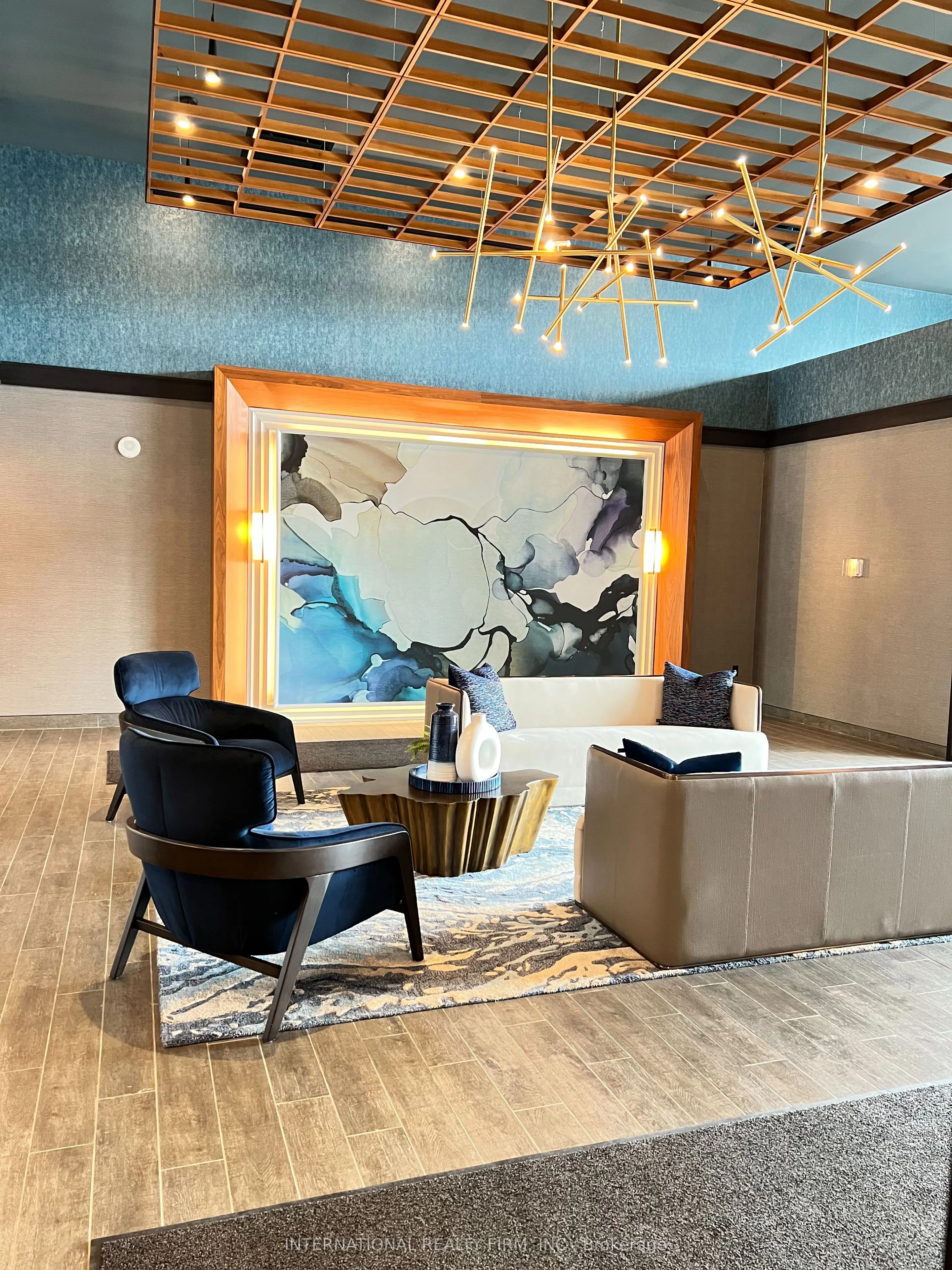 460 Dundas St Street, #305