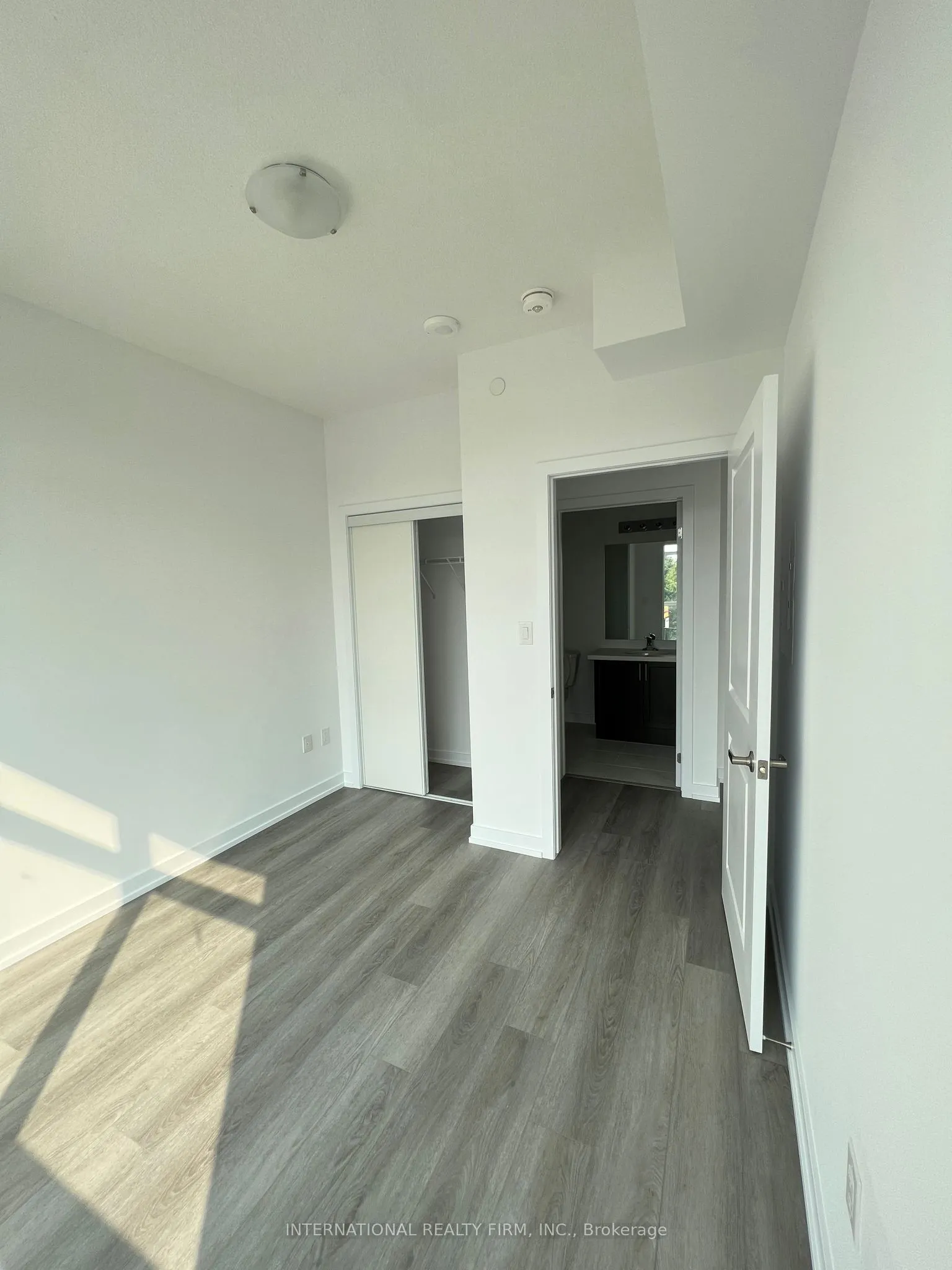 460 Dundas St Street, #305
