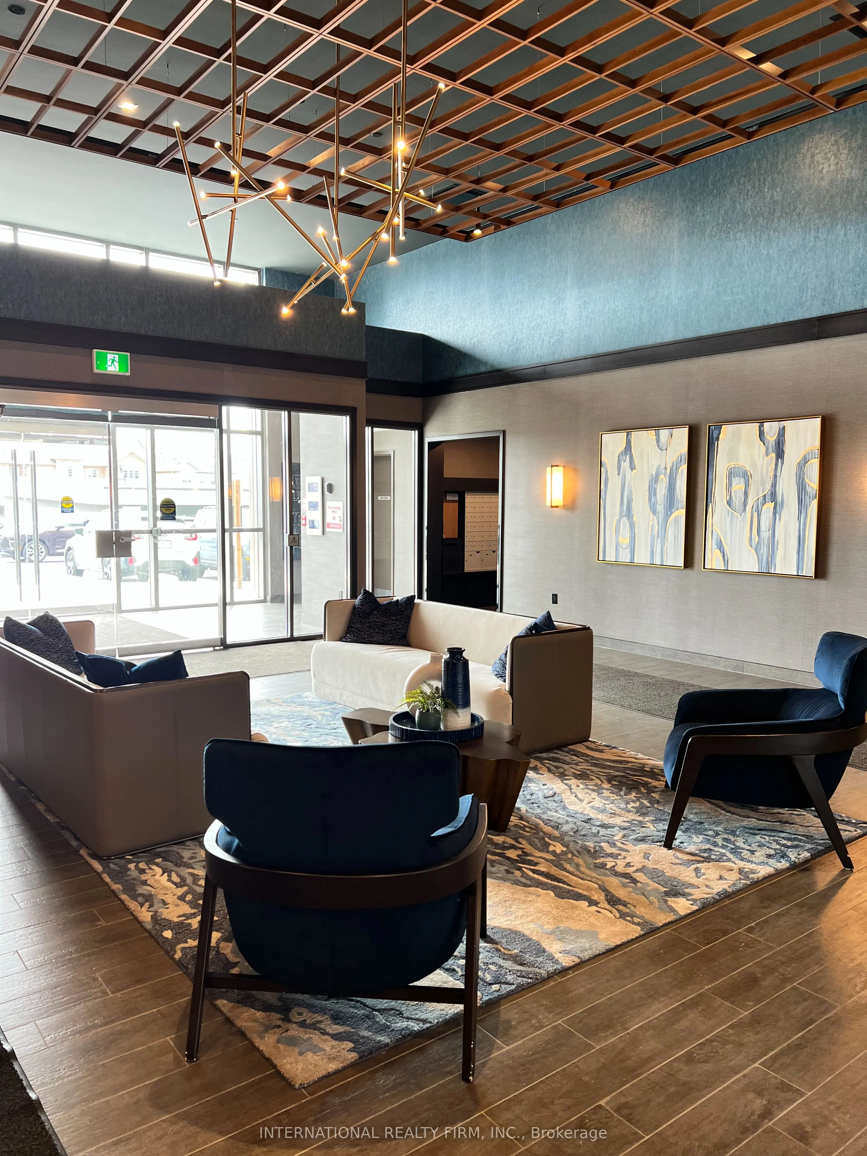 460 Dundas St Street, #305