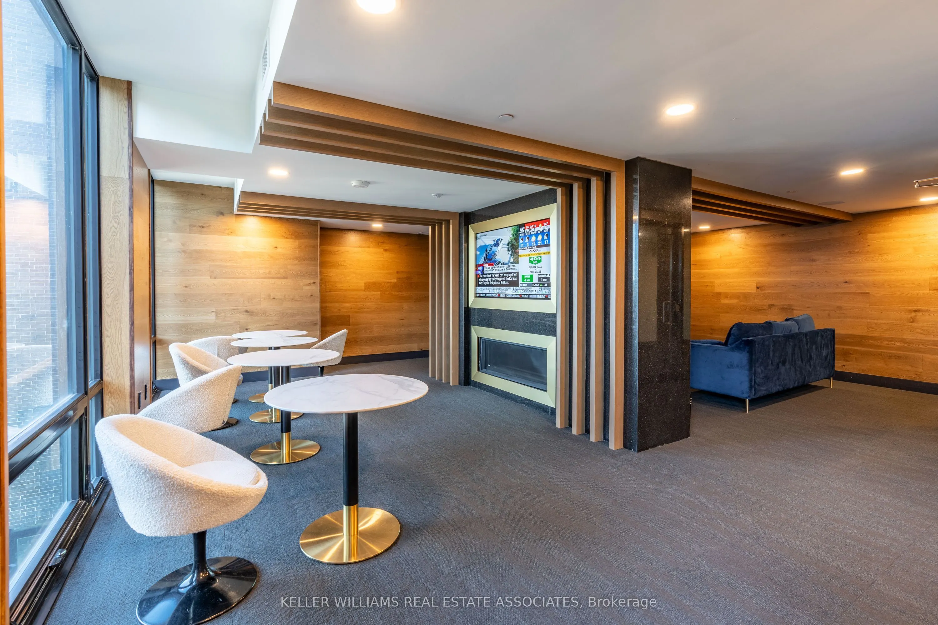 145 Columbia Street W, #514