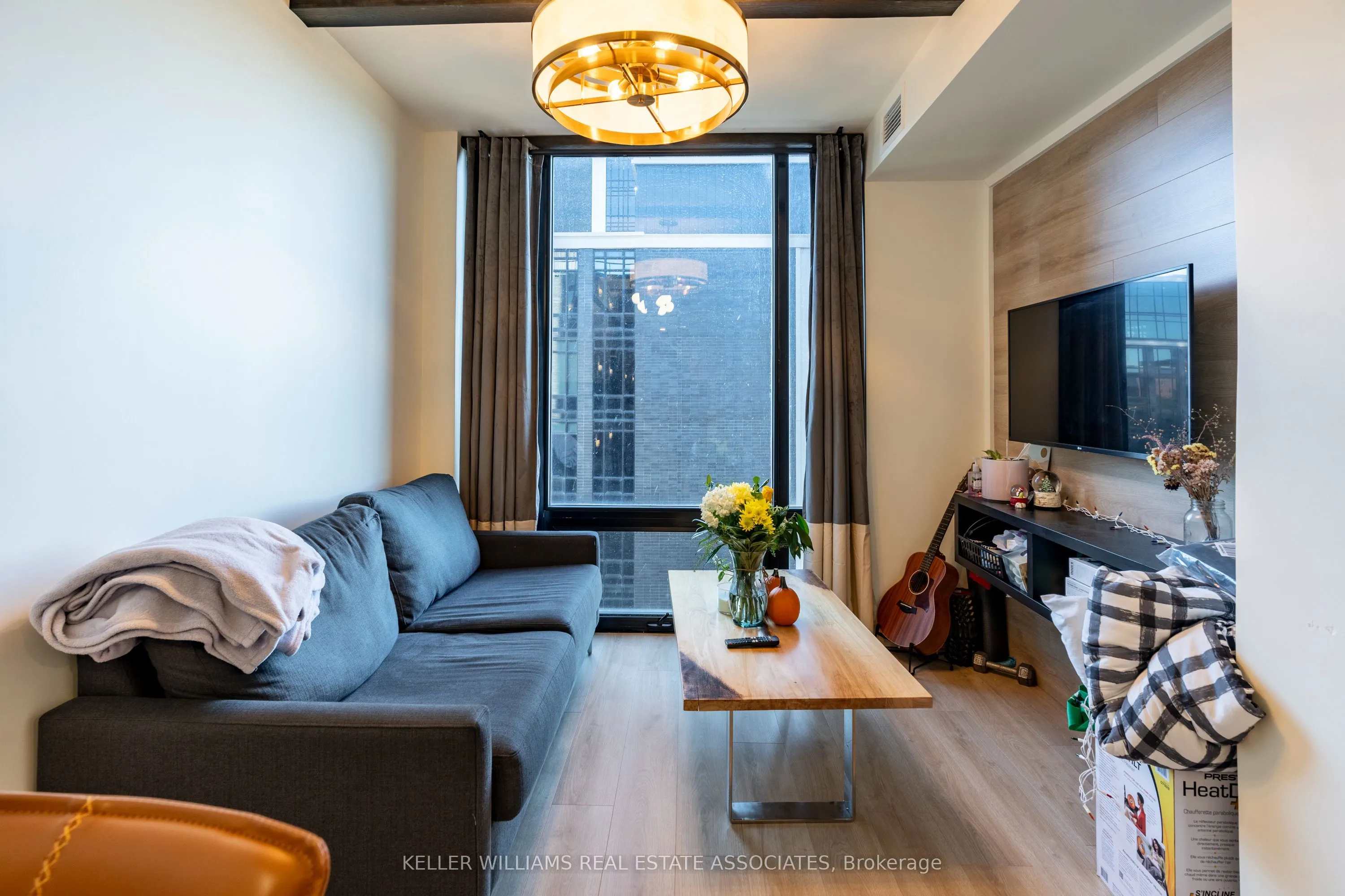145 Columbia Street W, #514