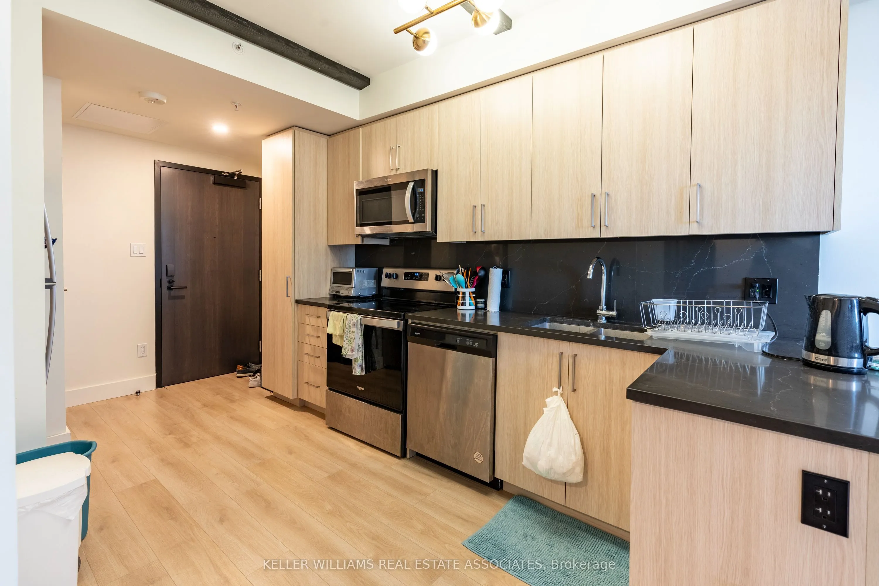 145 Columbia Street W, #514