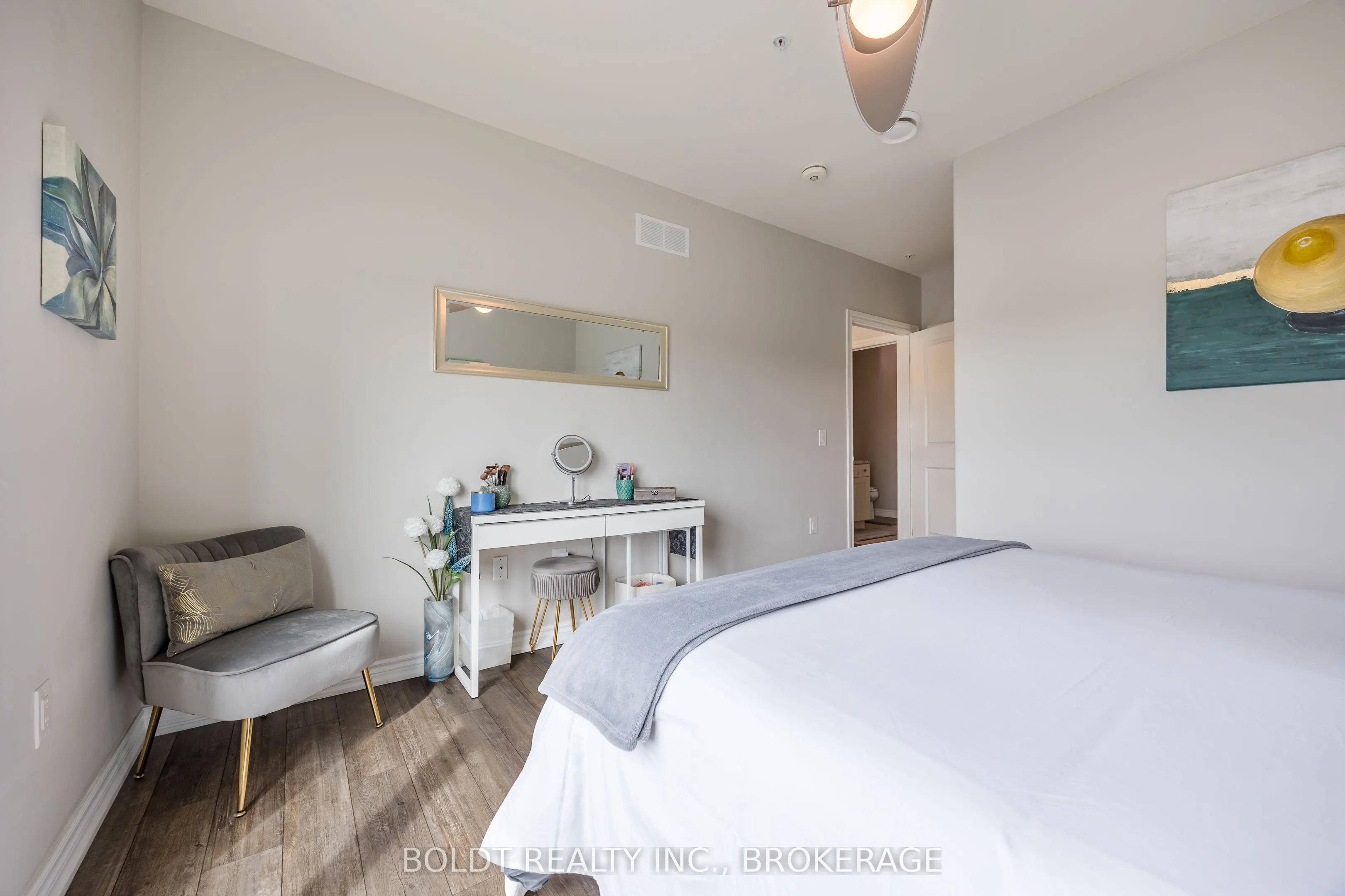 16 Wood Street, #507