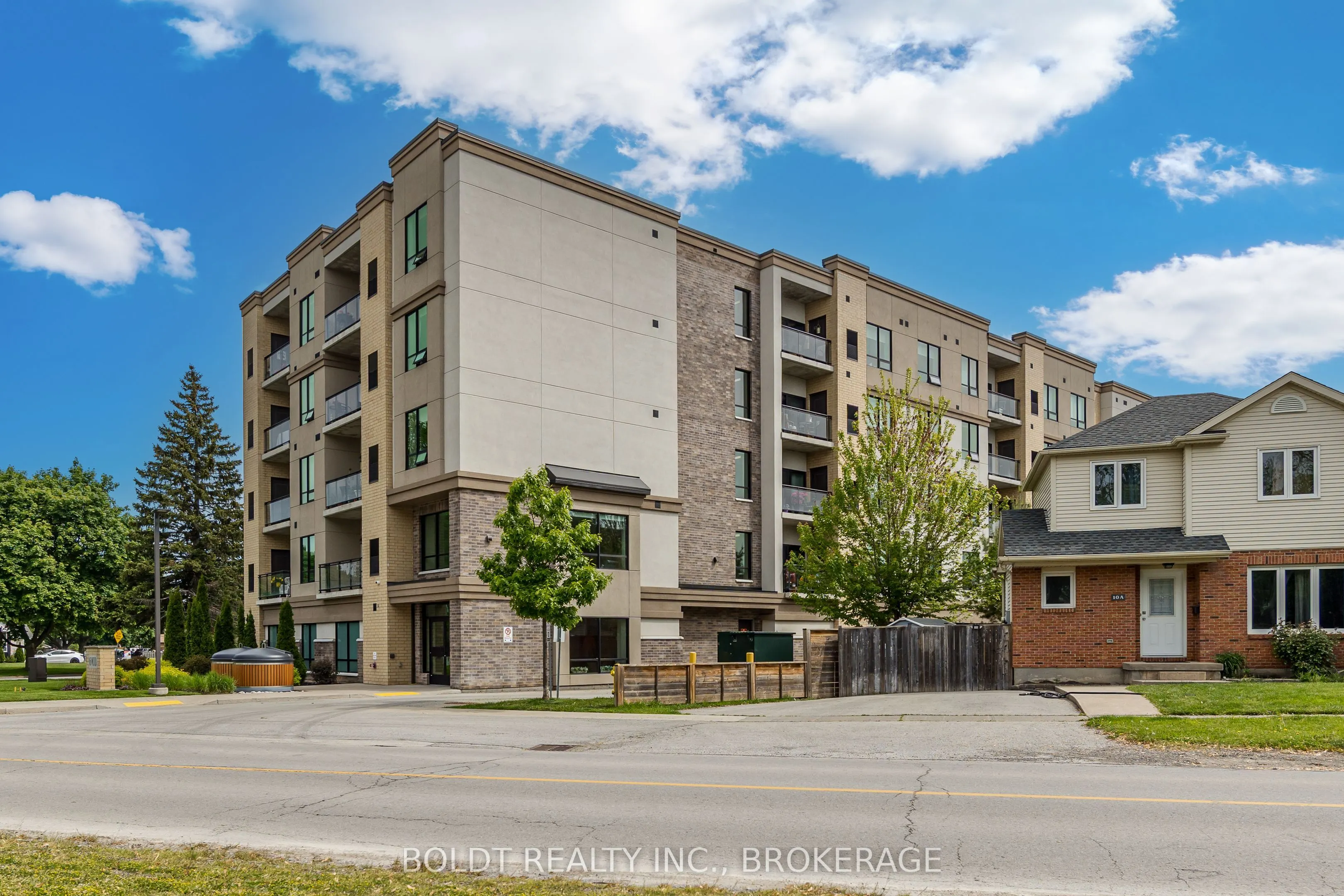16 Wood Street, #507