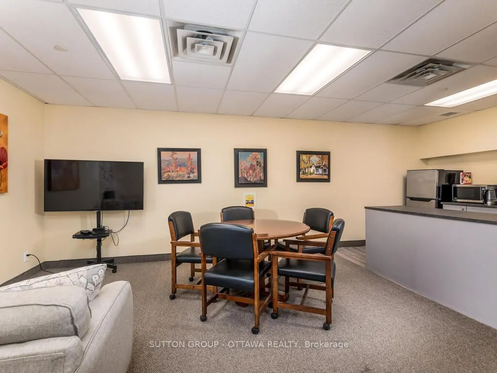 2951 Riverside Drive, #203