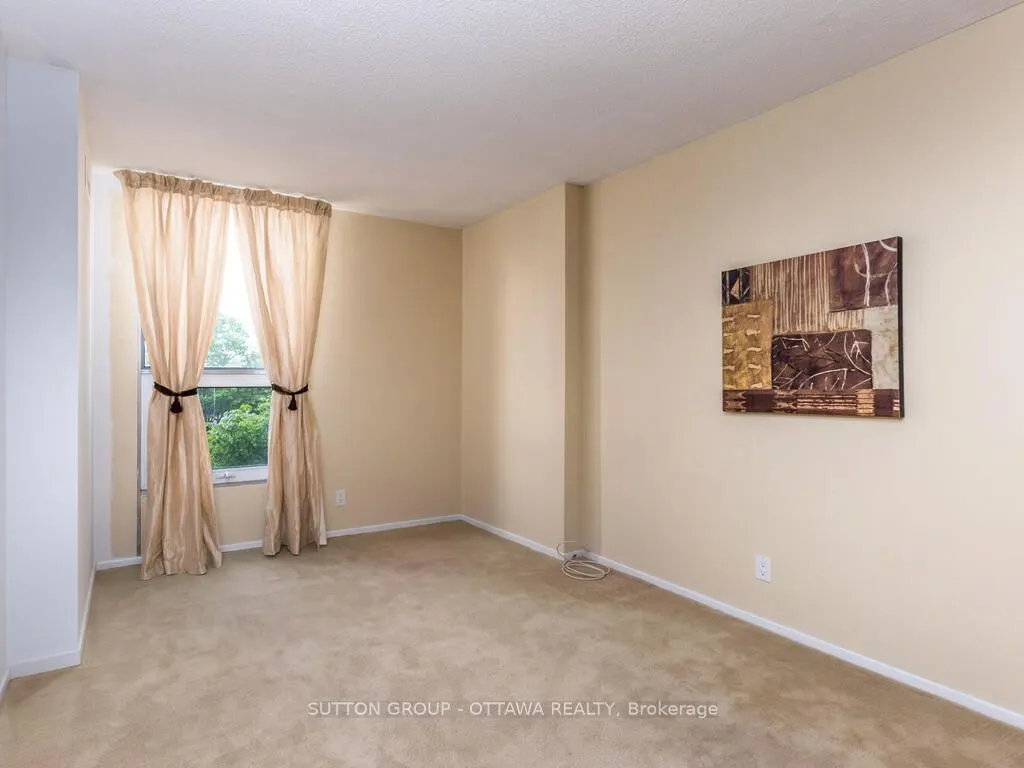2951 Riverside Drive, #203