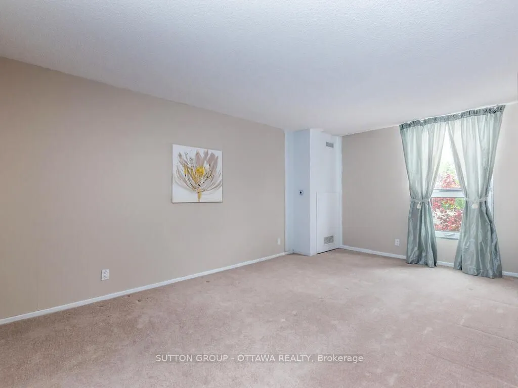 2951 Riverside Drive, #203