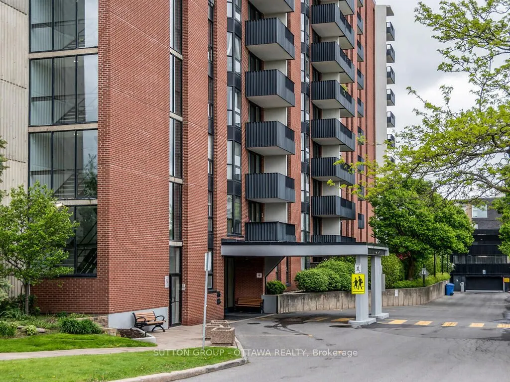 2951 Riverside Drive, #203