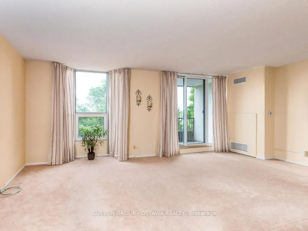 2951 Riverside Drive, #203