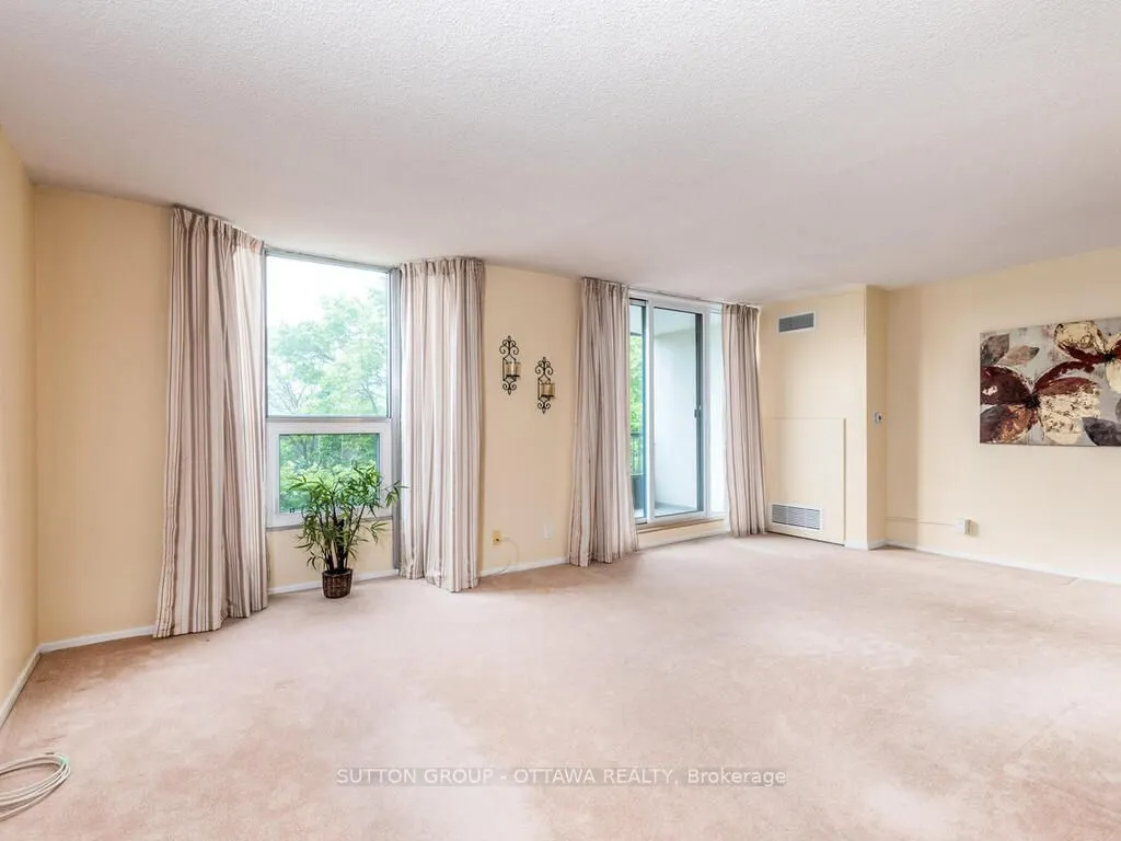 2951 Riverside Drive, #203