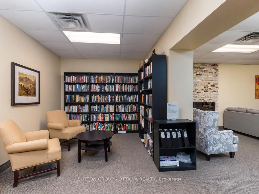 2951 Riverside Drive, #203