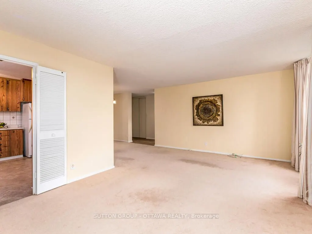 2951 Riverside Drive, #203