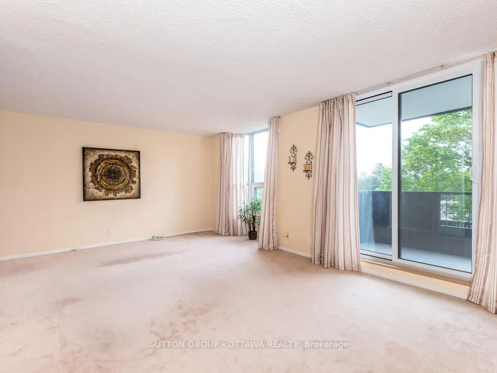 2951 Riverside Drive, #203