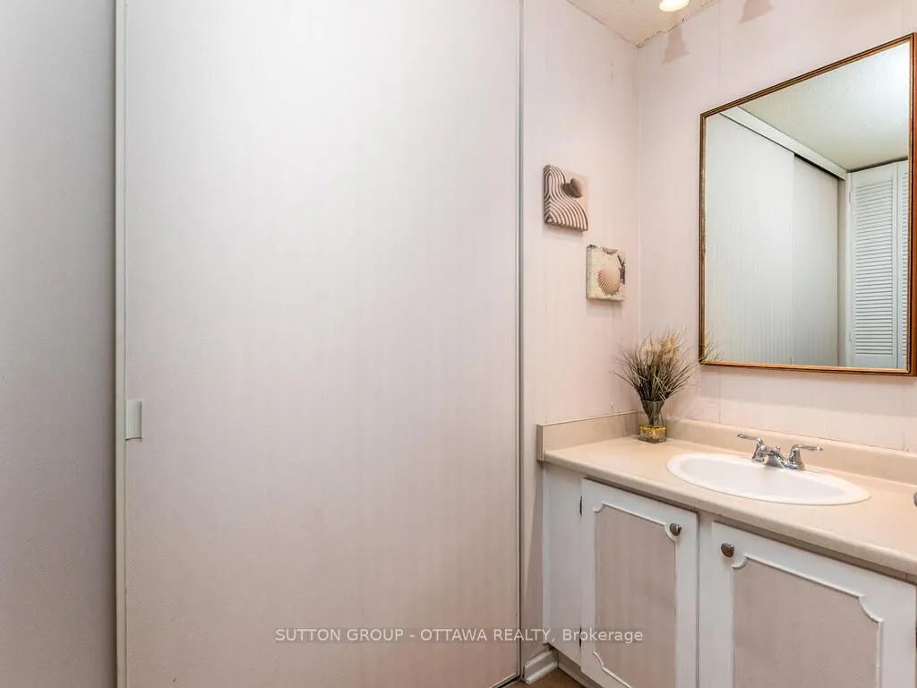 2951 Riverside Drive, #203