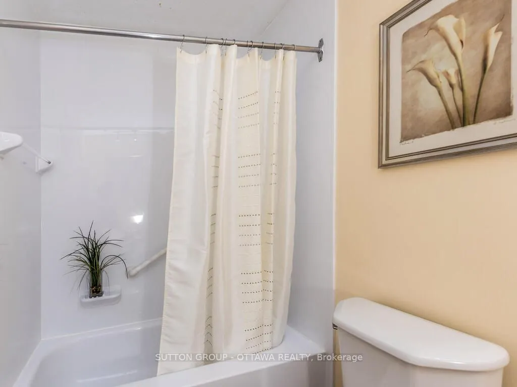 2951 Riverside Drive, #203