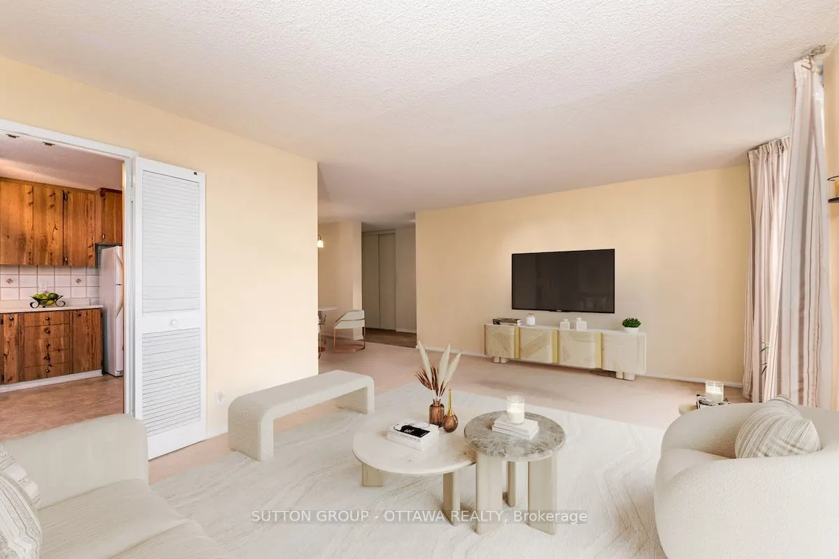 2951 Riverside Drive, #203
