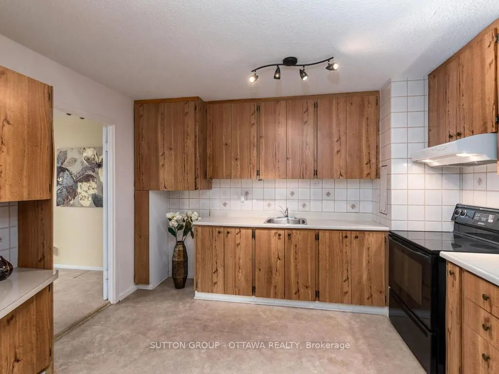 2951 Riverside Drive, #203