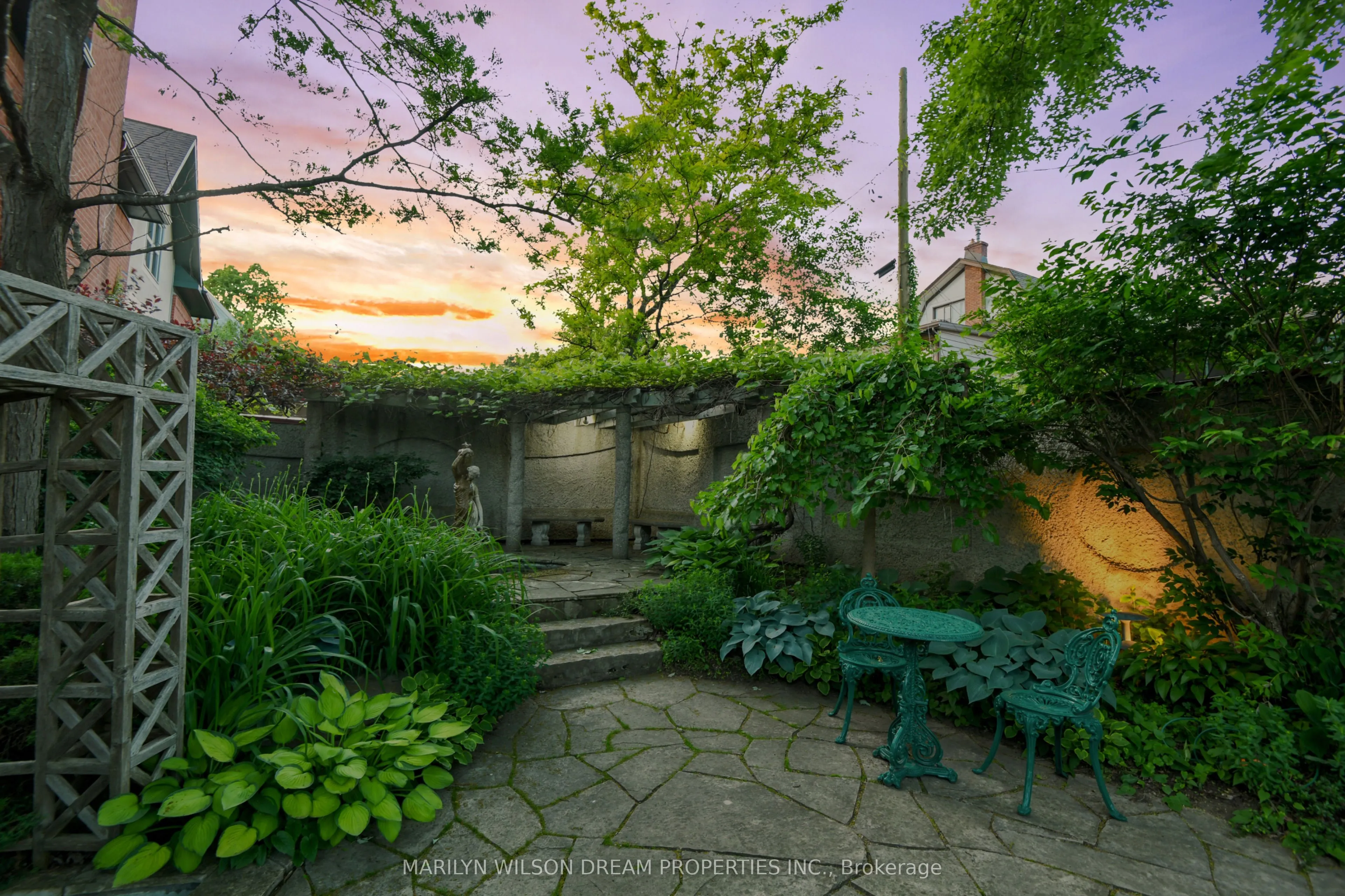 12 Allan Place