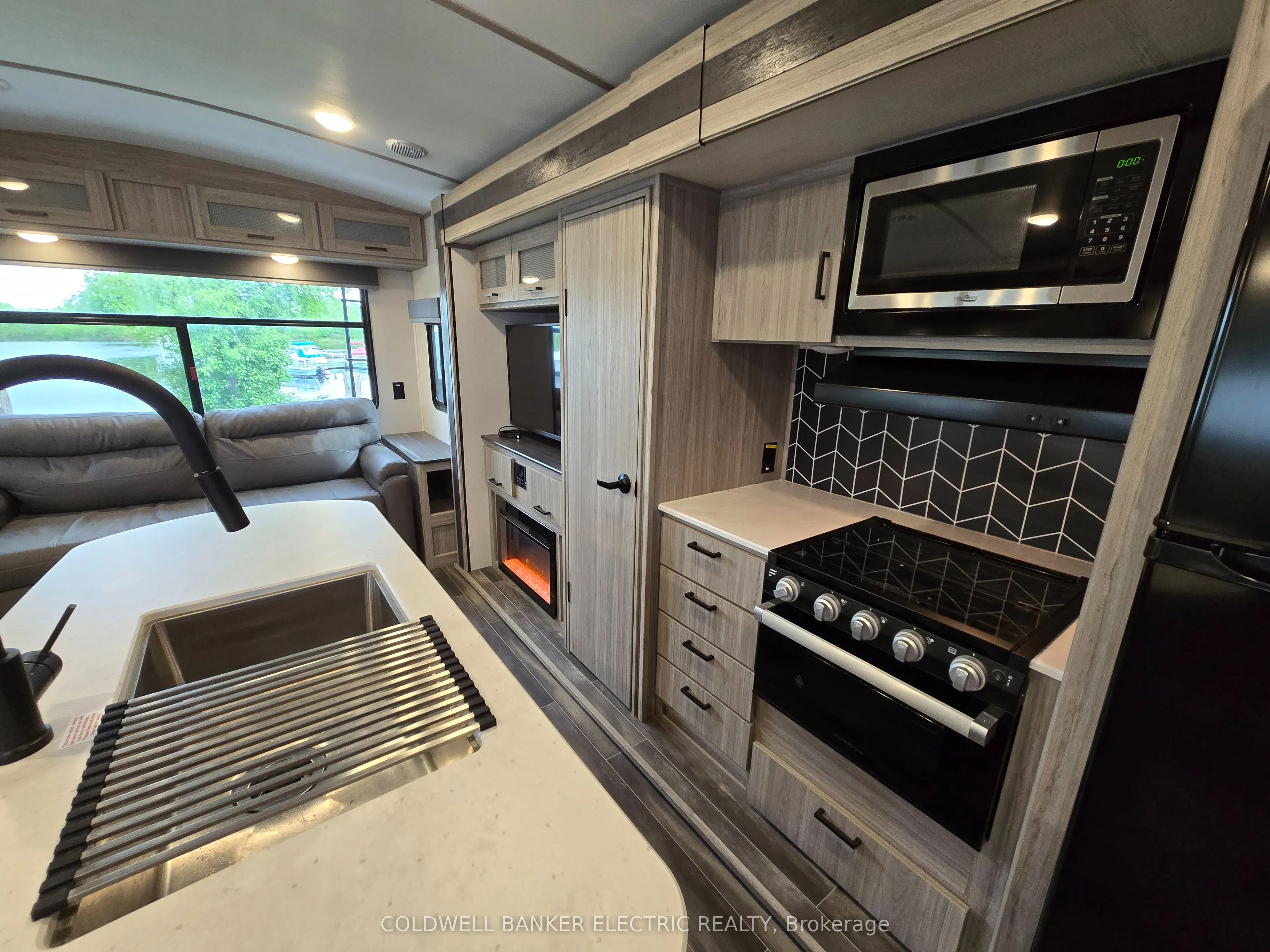374 Carolyn (Site 12) Street