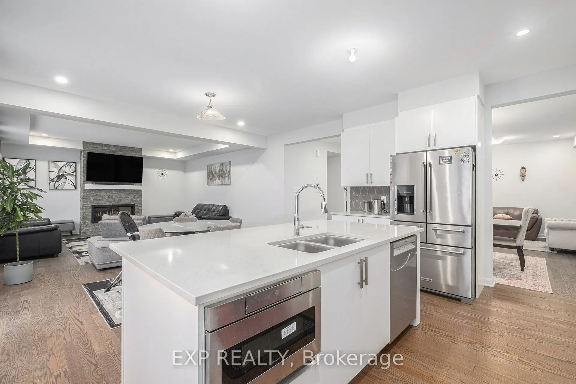528 Anchor Circle