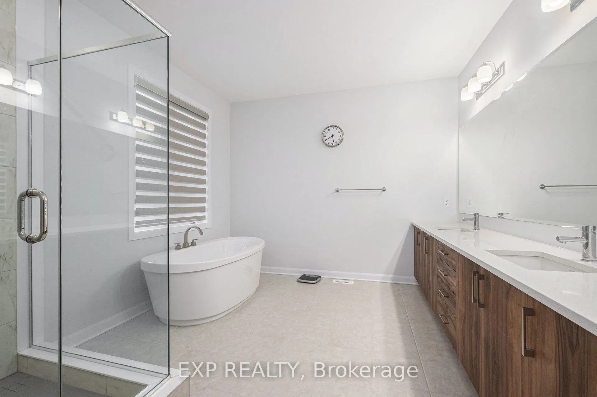 528 Anchor Circle