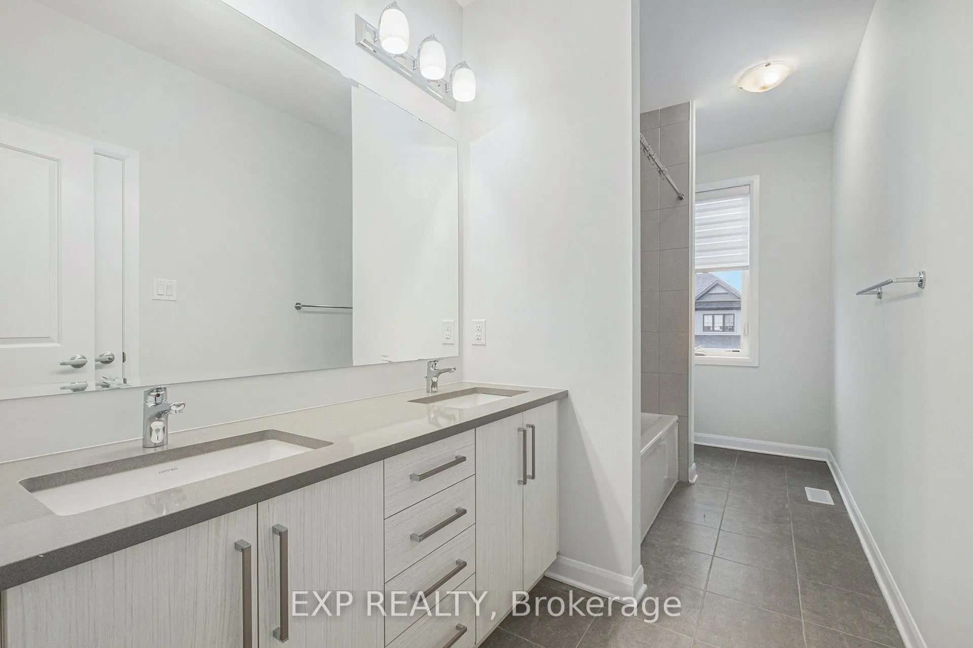 528 Anchor Circle
