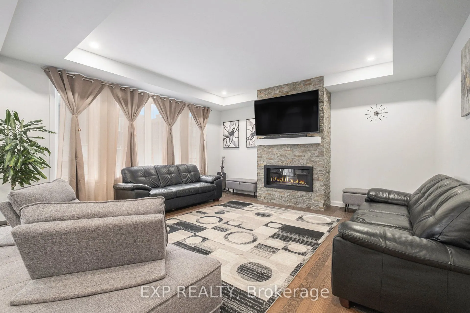528 Anchor Circle