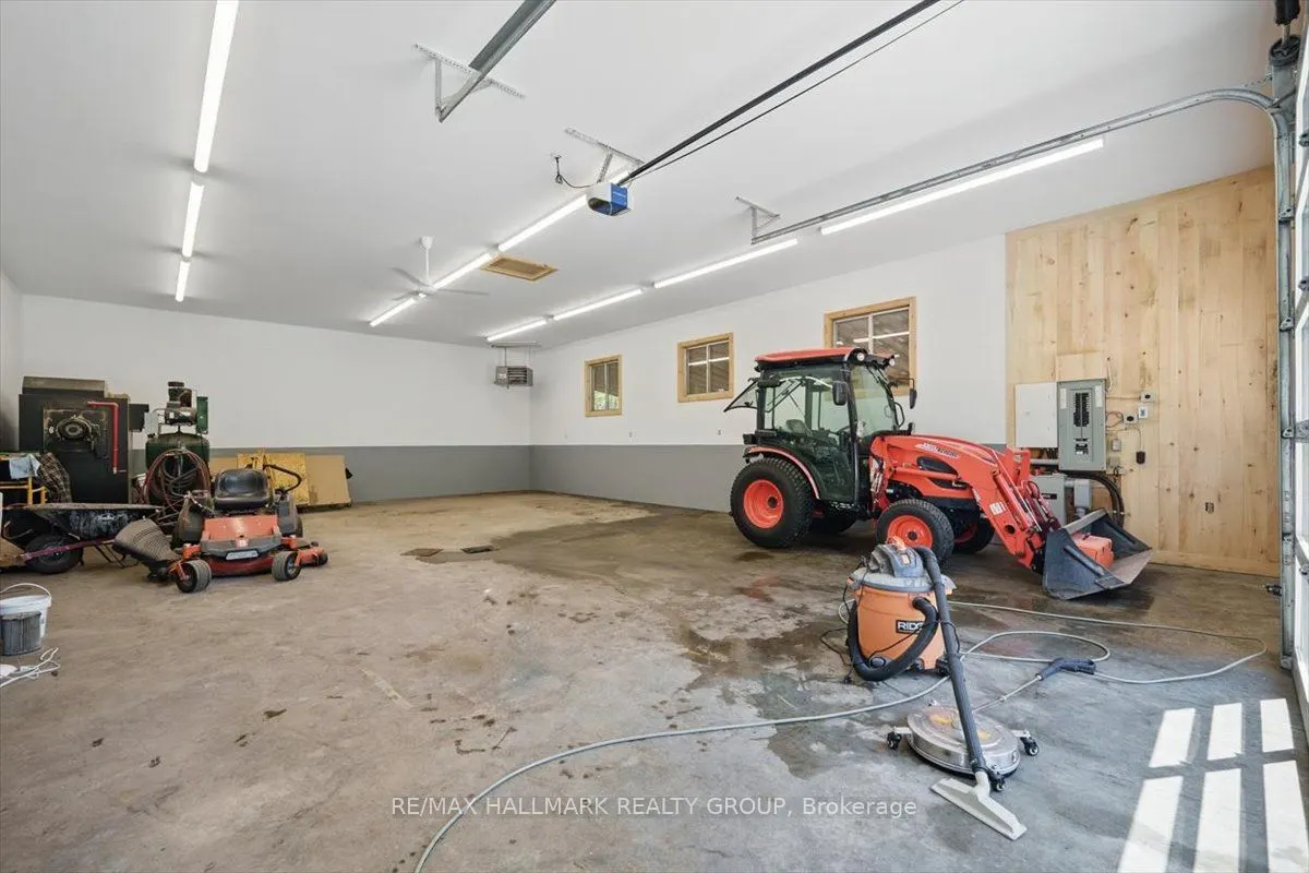 1720 Des Pins Road