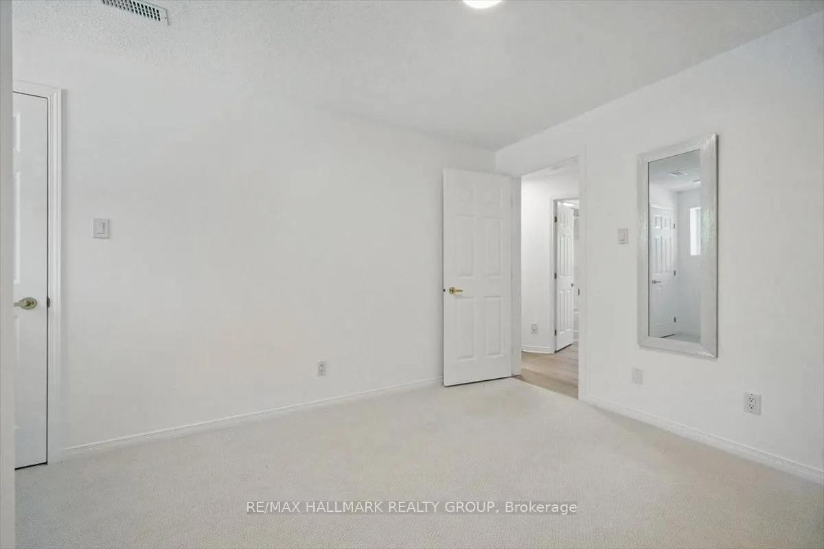 1720 Des Pins Road