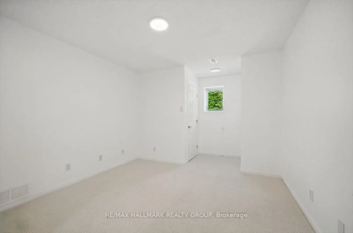1720 Des Pins Road