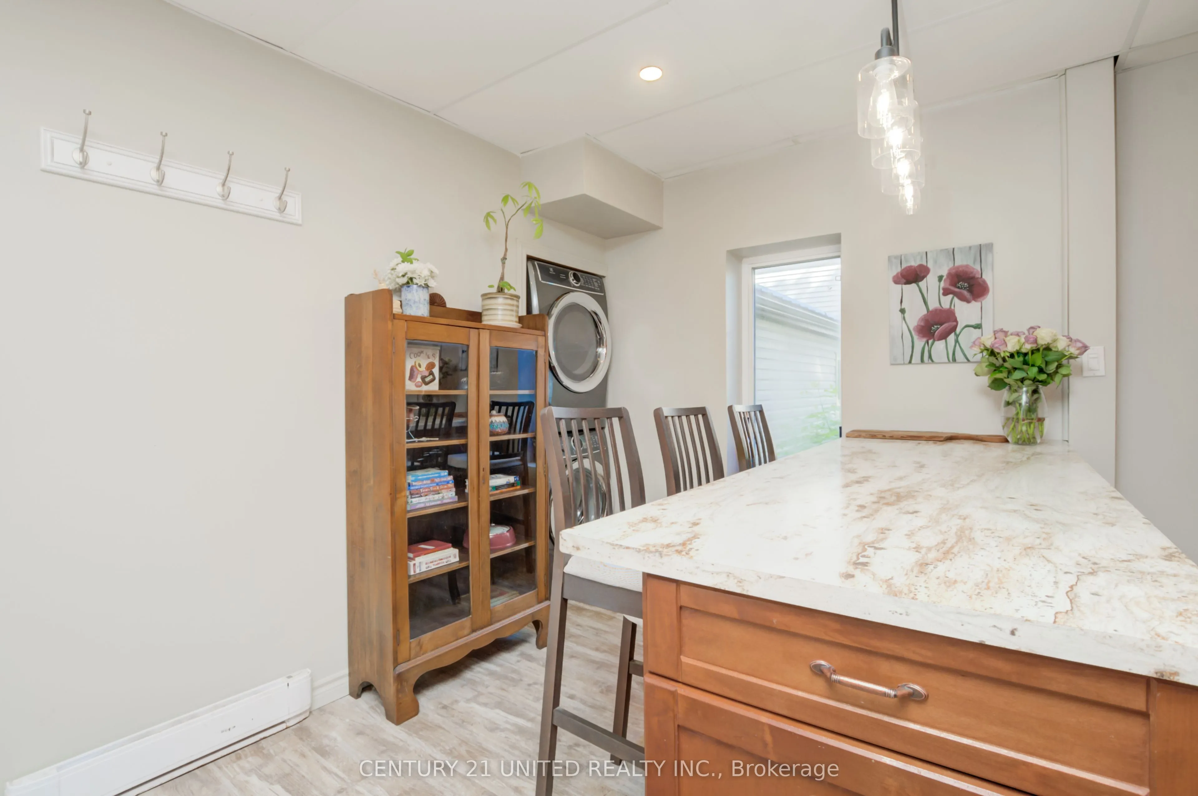 39 Raglan Street S