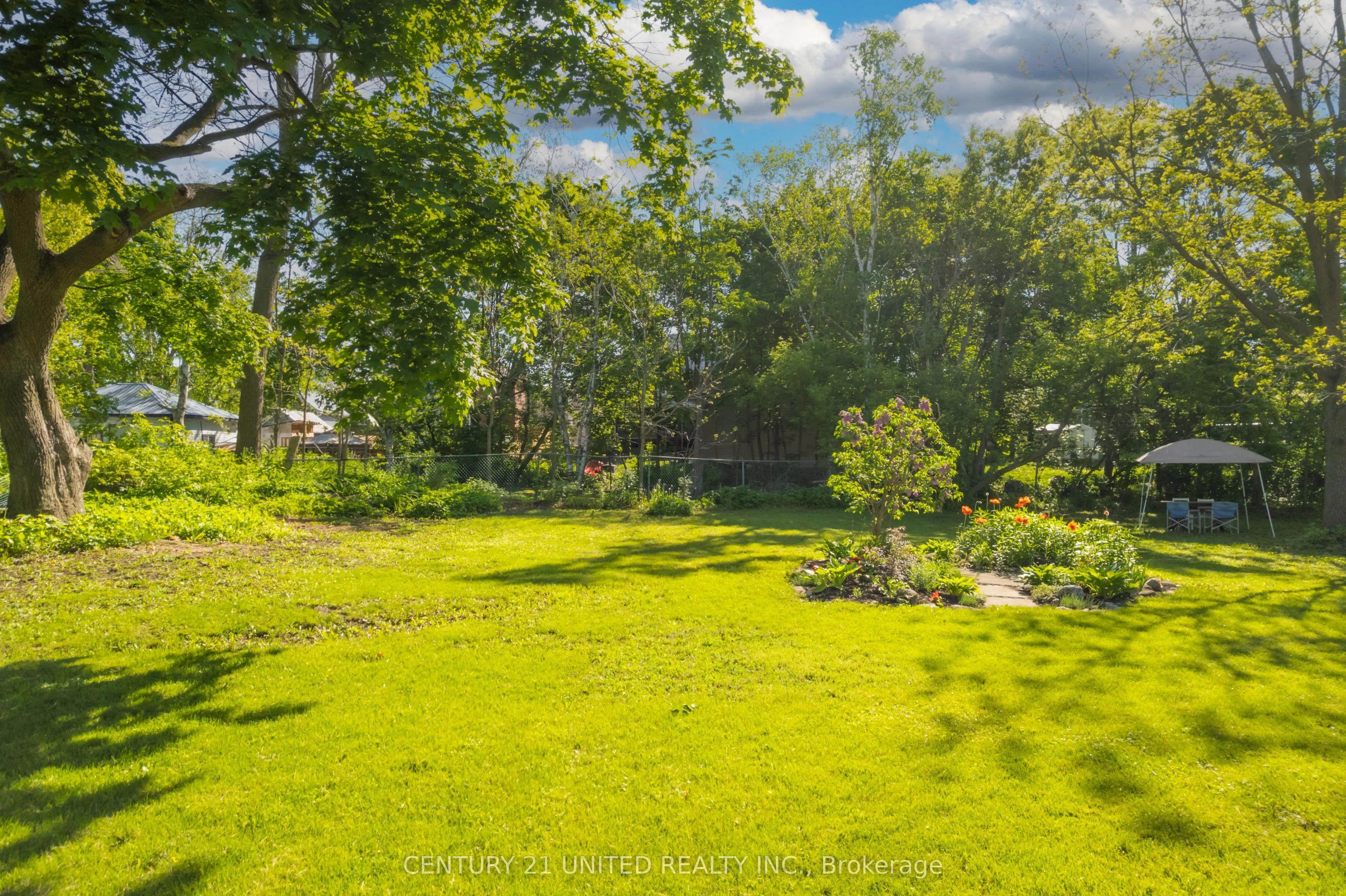 39 Raglan Street S