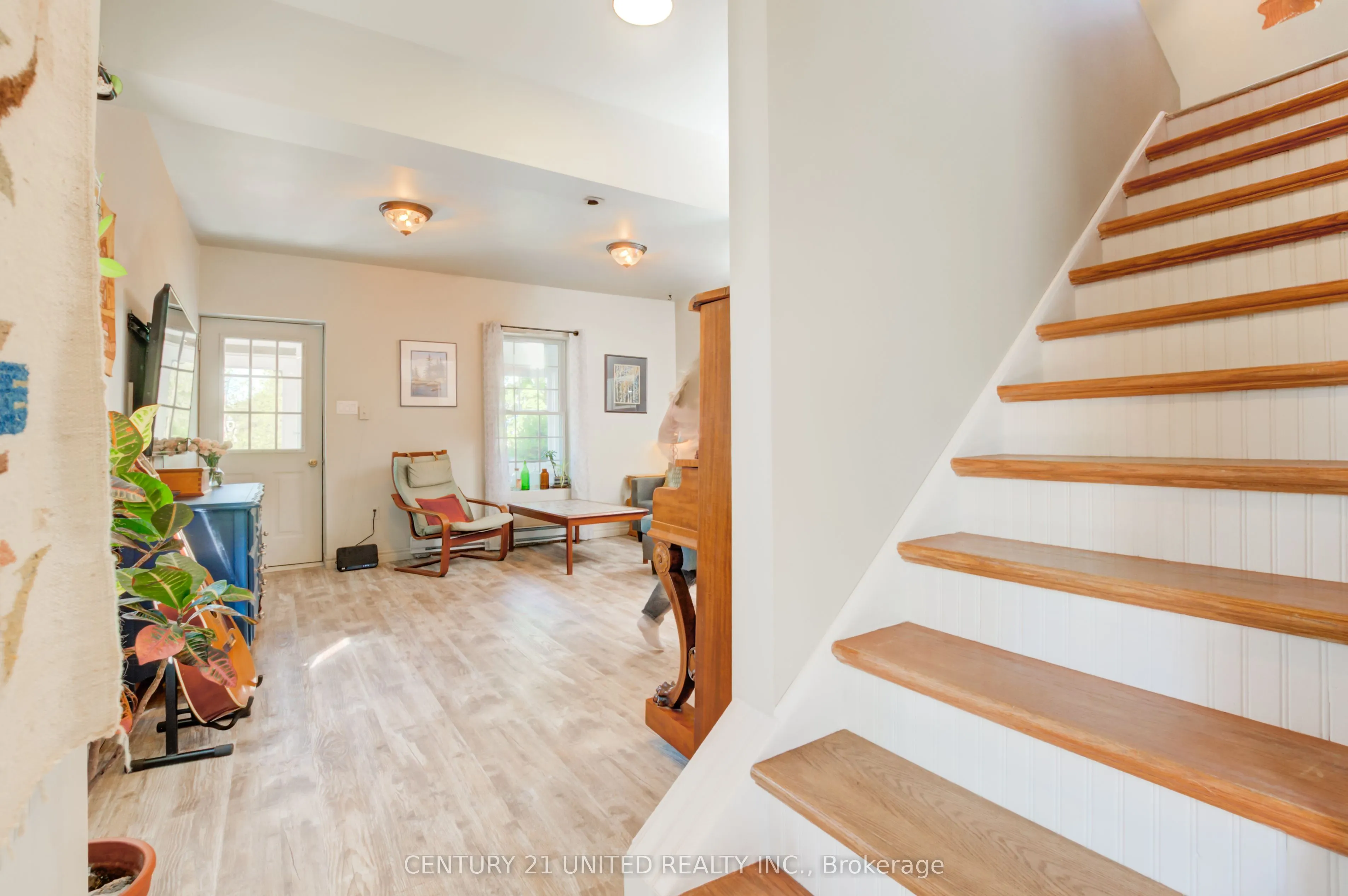 39 Raglan Street S