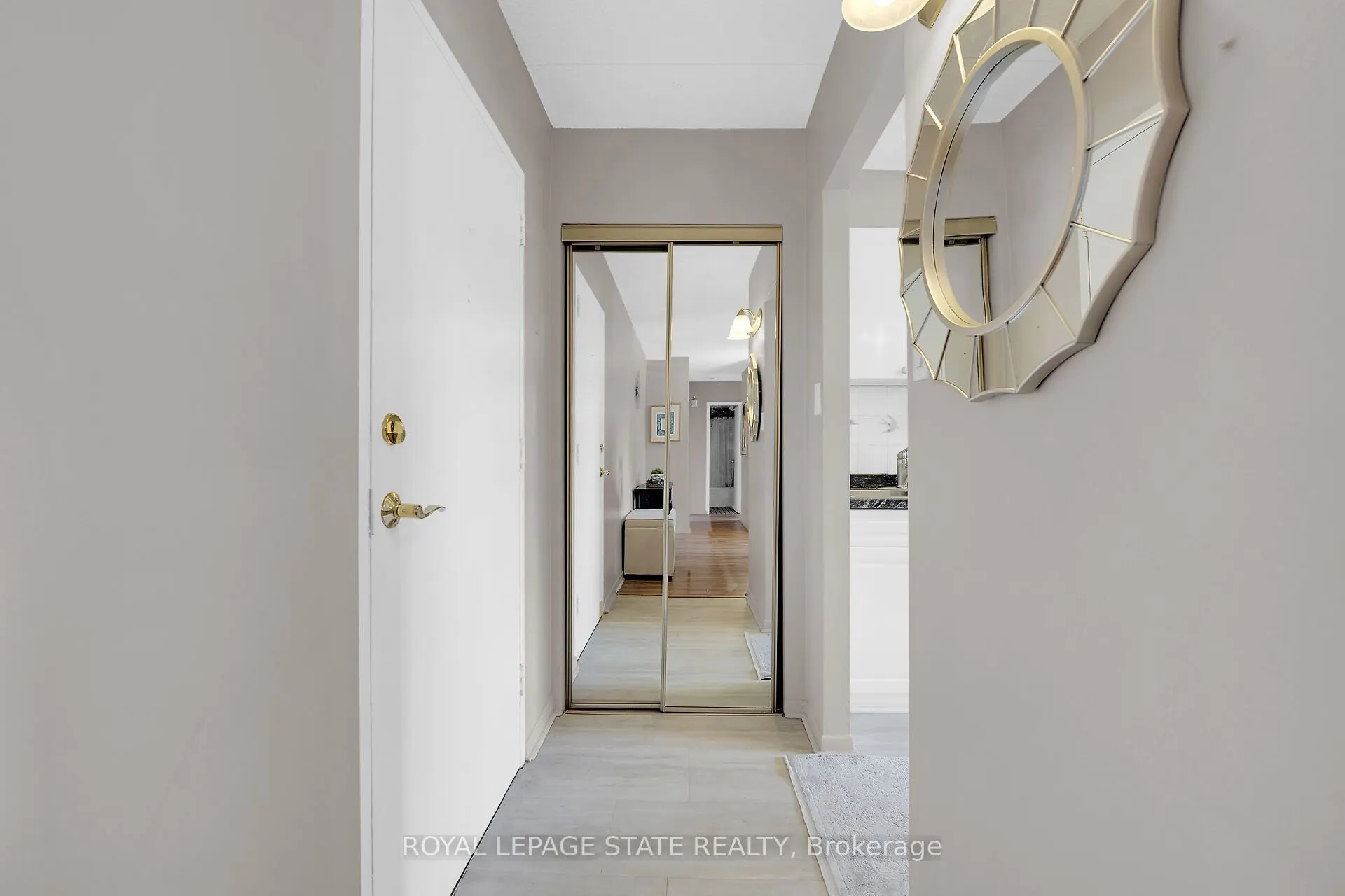 198 Scott Street, #220