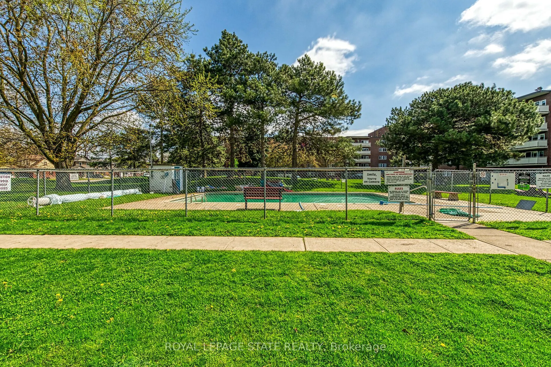 198 Scott Street, #220