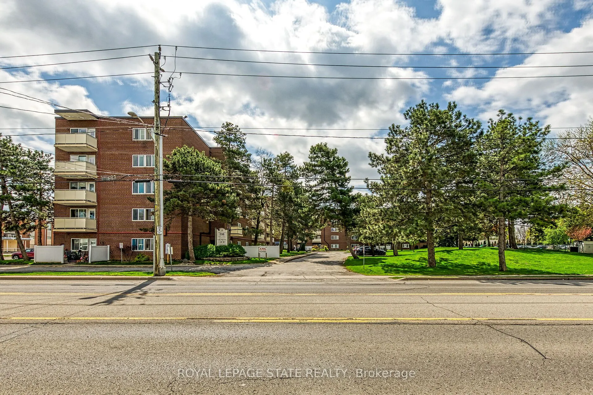 198 Scott Street, #220