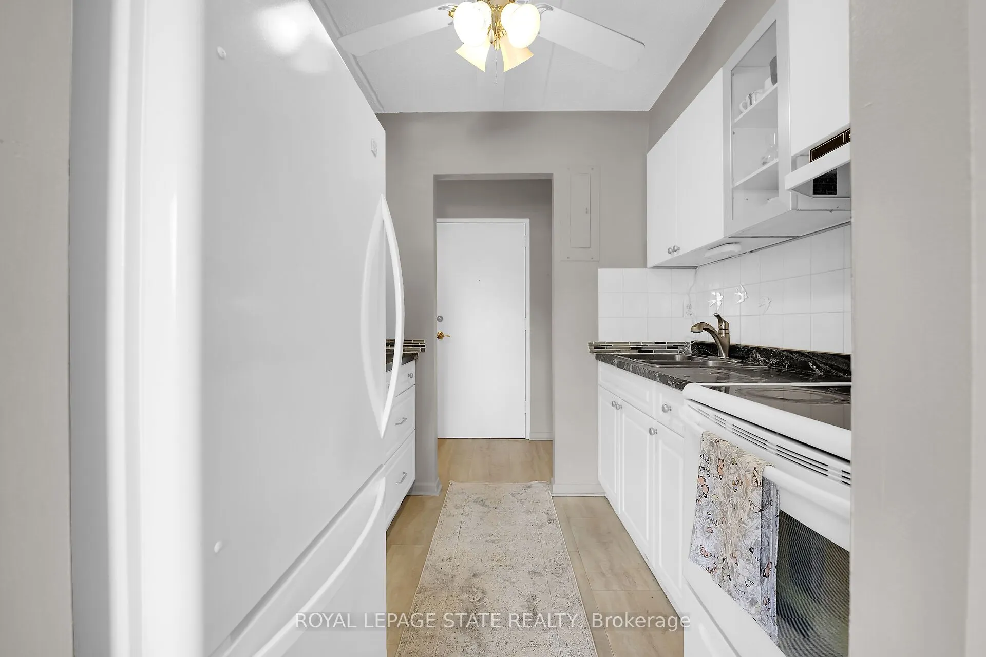 198 Scott Street, #220